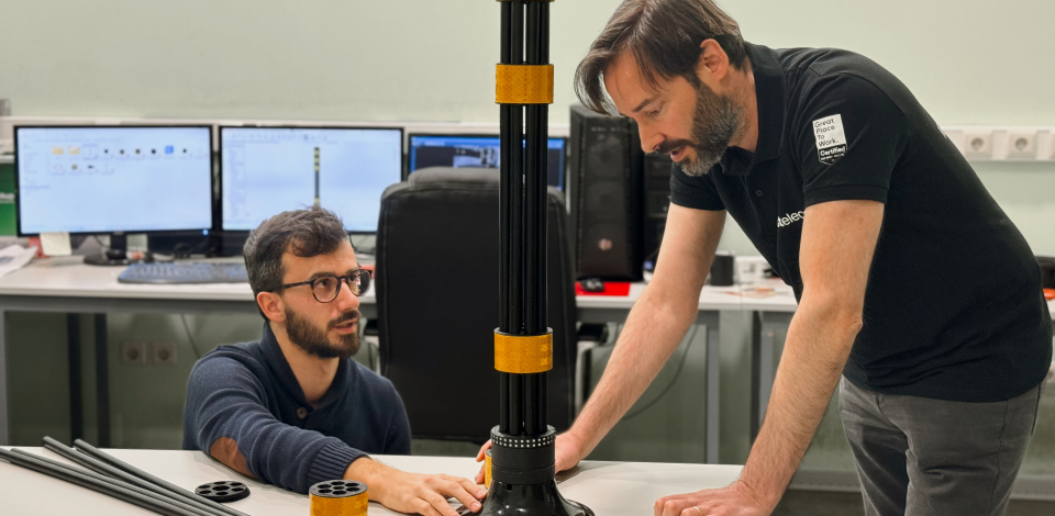 Balizador ecológico da dstelecom entra na montra revolucionária mundial em Amesterdão